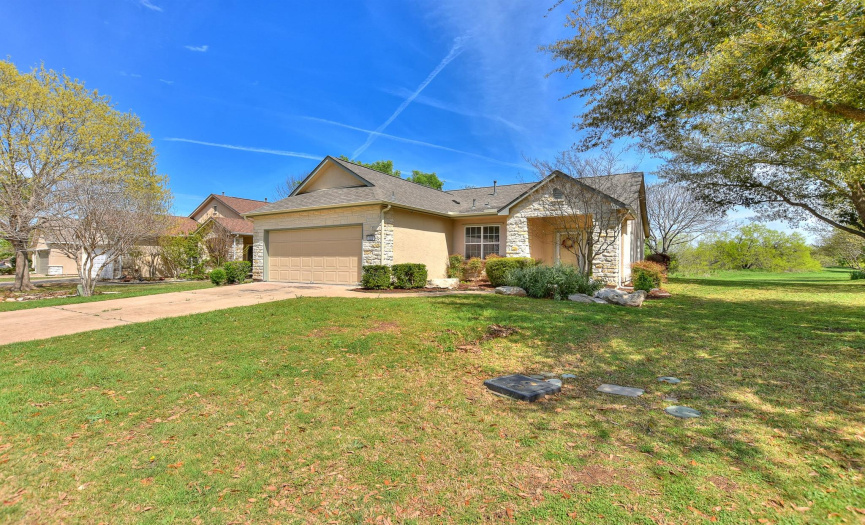 close to Texas Dr amenity center, walking distance 