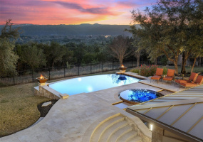 Gorgeous Hill Country Views - so many spaces to entertain