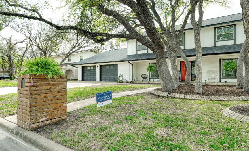 Here is you chance to live in the Greater Round Rock West Neighborhood awarded Neighborhood of the Year in 2023 by the city of Round Rock. NO HOA.