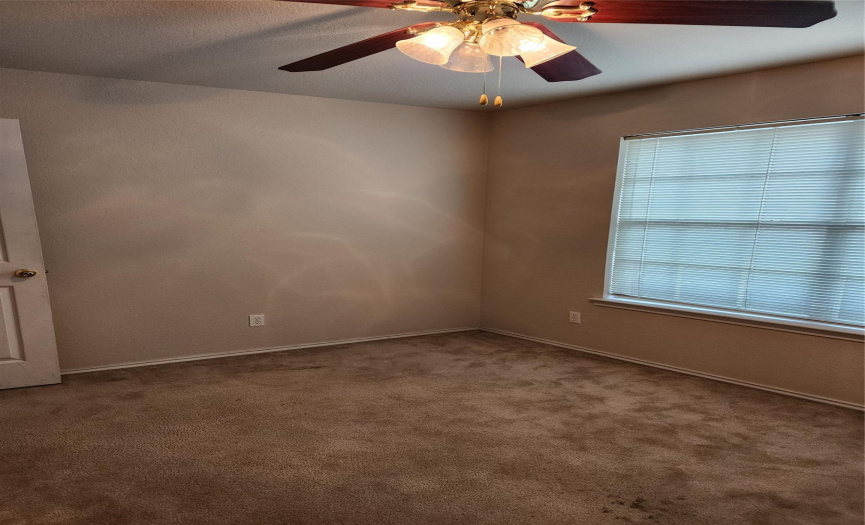 2nd bedroom, ceiling fan