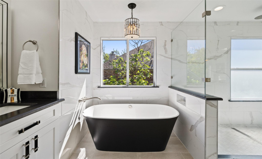 A closer look at the soaking tub, the only place you'll want to be after a long day!
