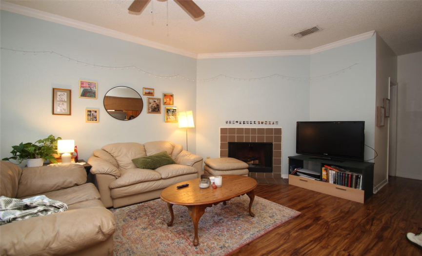 915 23rd ST, Austin, Texas 78705, 2 Bedrooms Bedrooms, ,2 BathroomsBathrooms,Residential,For Sale,23rd,ACT5289312