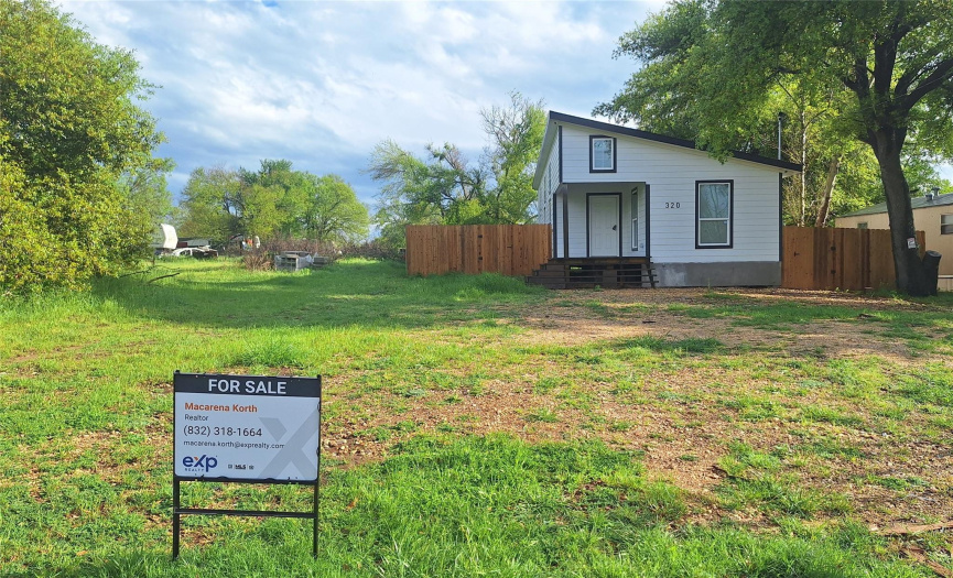 320 7th Ave, Rockdale, Texas 76567, 3 Bedrooms Bedrooms, ,2 BathroomsBathrooms,Residential,For Sale,7th,ACT6178422