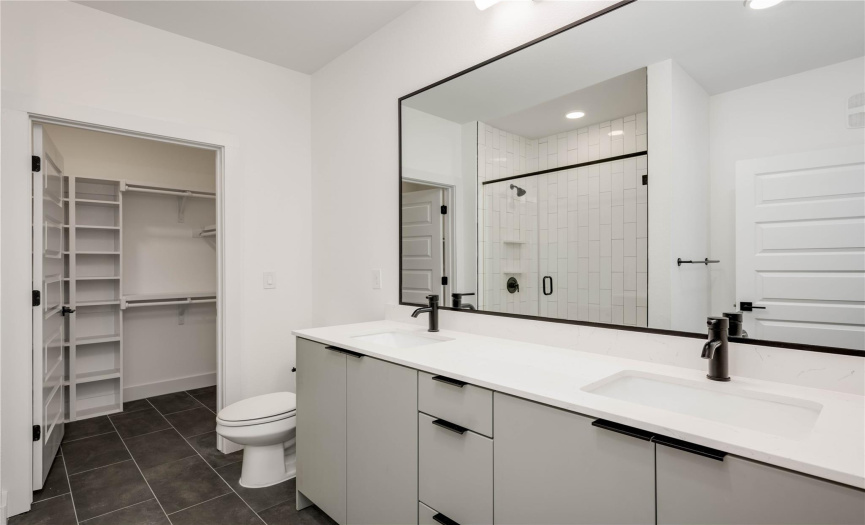 2500 Longview ST, Austin, Texas 78705, 2 Bedrooms Bedrooms, ,2 BathroomsBathrooms,Residential,For Sale,Longview,ACT1428445
