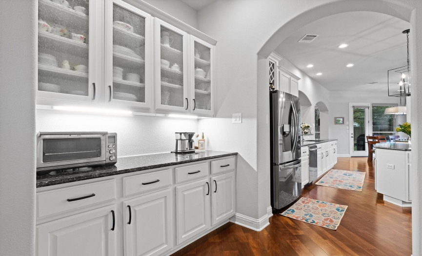 Entertainers dream kitchen with butlers pantry.