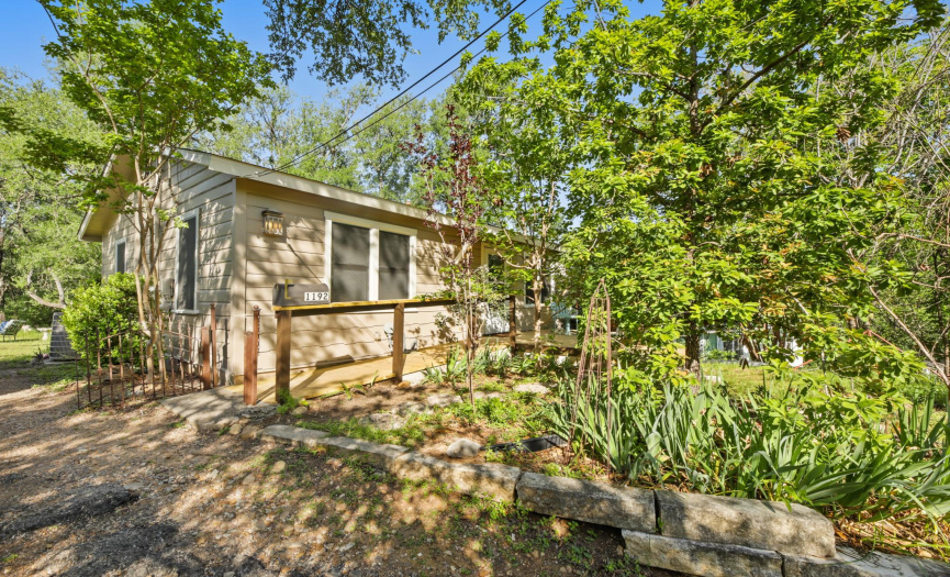 1192 E M FRANKLIN Ave, Austin, Texas 78721, 2 Bedrooms Bedrooms, ,1 BathroomBathrooms,Residential,For Sale,E M FRANKLIN,ACT9526146