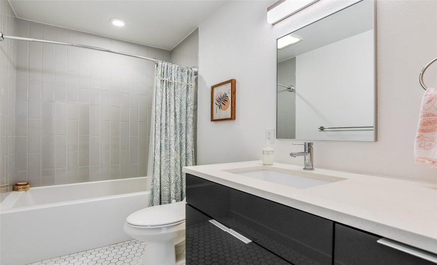 1701 Martin Luther King Jr BLVD, Austin, Texas 78702, 1 Bedroom Bedrooms, ,1 BathroomBathrooms,Residential,For Sale,Martin Luther King Jr,ACT4375527