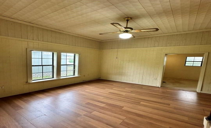 100 Main ST, Florence, Texas 76527, 2 Bedrooms Bedrooms, ,1 BathroomBathrooms,Residential,For Sale,Main,ACT9970548