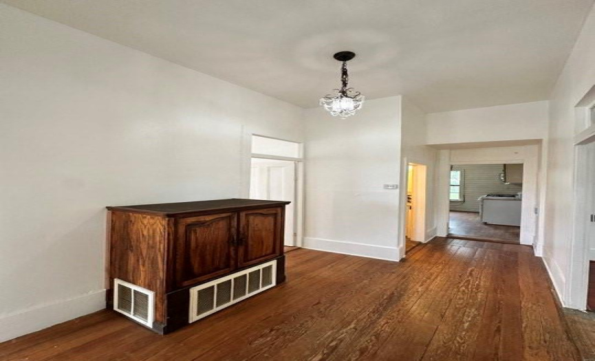 100 Main ST, Florence, Texas 76527, 2 Bedrooms Bedrooms, ,1 BathroomBathrooms,Residential,For Sale,Main,ACT9970548