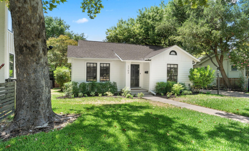 1703 31st ST, Austin, Texas 78703, 3 Bedrooms Bedrooms, ,2 BathroomsBathrooms,Residential,For Sale,31st,ACT9171459