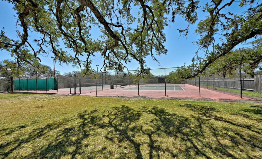 HOA maintained tennis courts