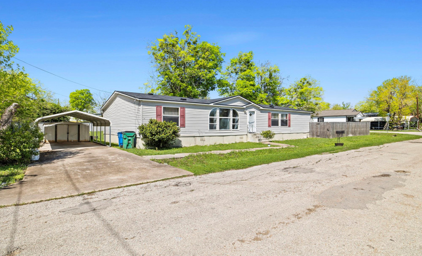 136 Royal ST, Taylor, Texas 76574, 3 Bedrooms Bedrooms, ,2 BathroomsBathrooms,Residential,For Sale,Royal,ACT3020895
