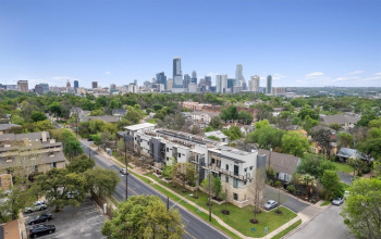 1603 Enfield, #303 is centrally located less than 2 miles from the Texas Capital and Downtown Austin; this sought-after location can be your new home!