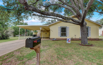 253 Madison ST, Giddings, Texas 78942, 2 Bedrooms Bedrooms, ,2 BathroomsBathrooms,Residential,For Sale,Madison,ACT9444646