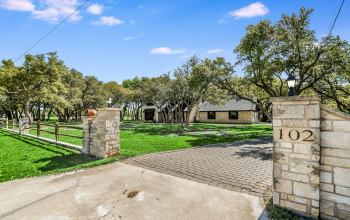 102 Independence DR, Liberty Hill, Texas 78642 For Sale