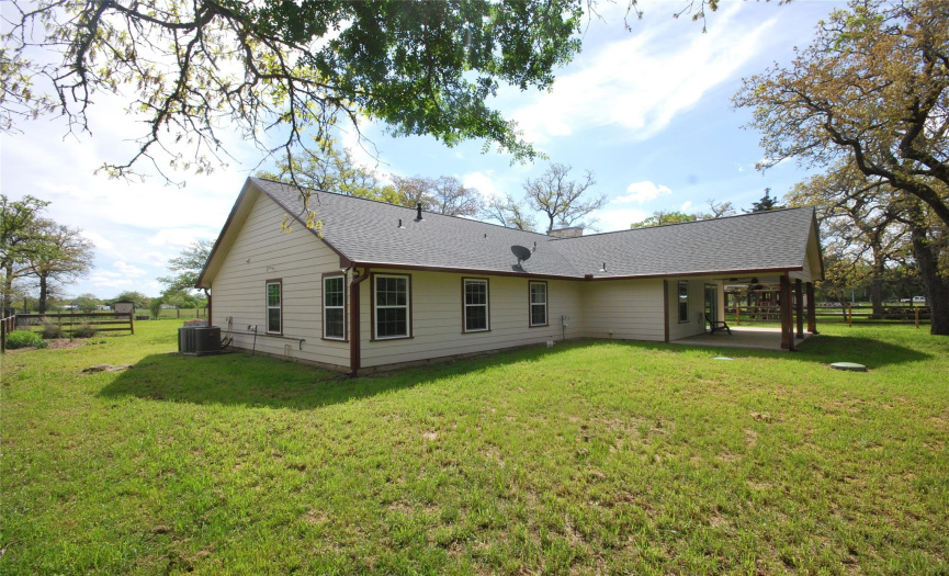 10202 Roy RD, Flatonia, Texas 78941, 3 Bedrooms Bedrooms, ,3 BathroomsBathrooms,Farm,For Sale,Roy,ACT6446216