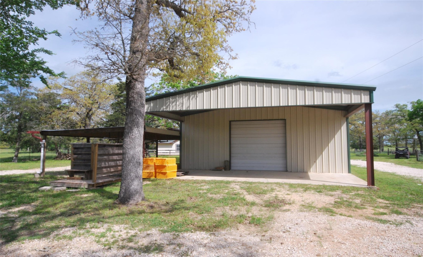 10202 Roy RD, Flatonia, Texas 78941, 3 Bedrooms Bedrooms, ,3 BathroomsBathrooms,Farm,For Sale,Roy,ACT6446216