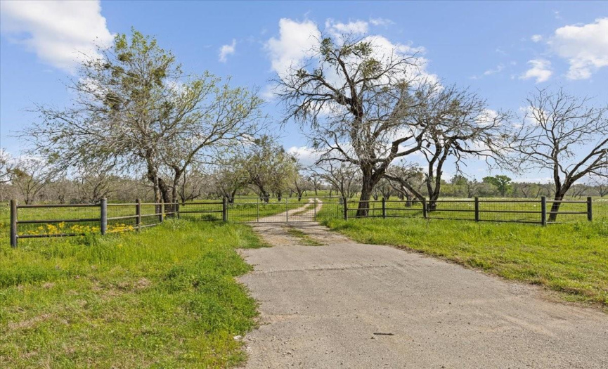 5304 HWY 87 W, Stockdale, Texas 78160, 2 Bedrooms Bedrooms, ,1 BathroomBathrooms,Farm,For Sale,HWY 87 W,ACT3020120
