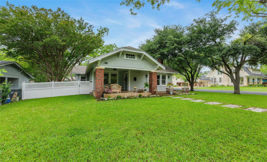 1502 Olive ST, Georgetown, Texas 78626, 2 Bedrooms Bedrooms, ,1 BathroomBathrooms,Residential,For Sale,Olive,ACT3030483