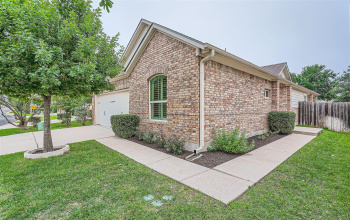Beautiful home in the sought after community of Preserve at Mayfield Ranch