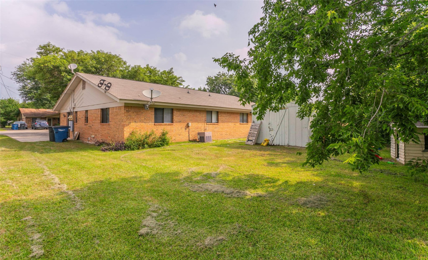 211 Redbud LN, New Braunfels, Texas 78130, ,Residential Income,For Sale,Redbud,ACT7362713