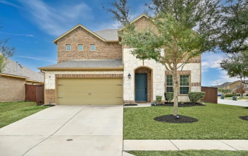 Spacious 4 BR/3.5 Bath home in popular Parkside at Mayfield Ranch