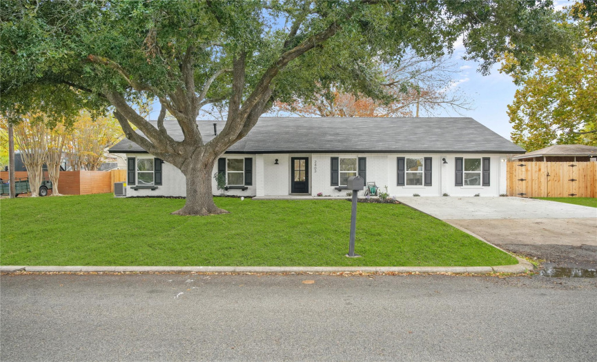 2403 Smith Ave, Taylor, Texas 76574, 4 Bedrooms Bedrooms, ,3 BathroomsBathrooms,Residential,For Sale,Smith,ACT4903007