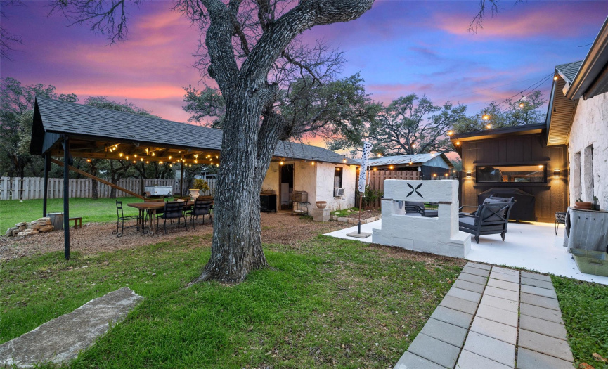The property features the perfect outdoor dining space allowing one to enjoy the beautiful Texas stars