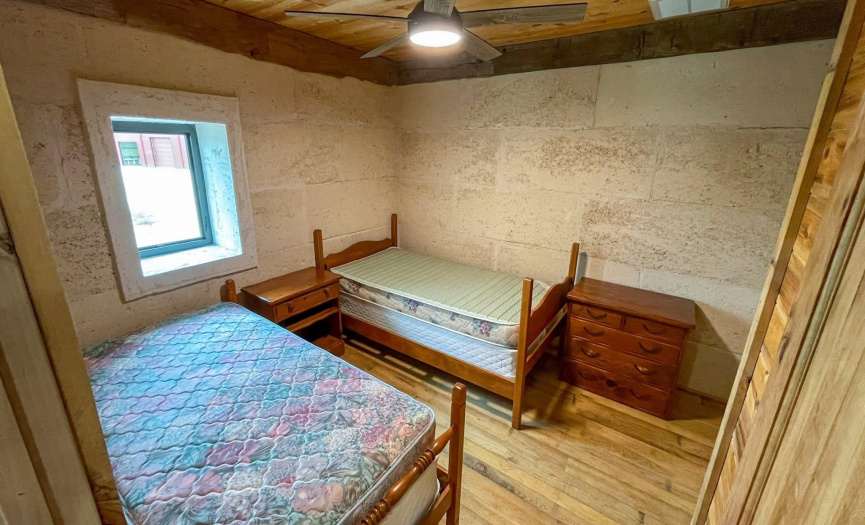 2nd Guest Bedroom (2nd Floor)