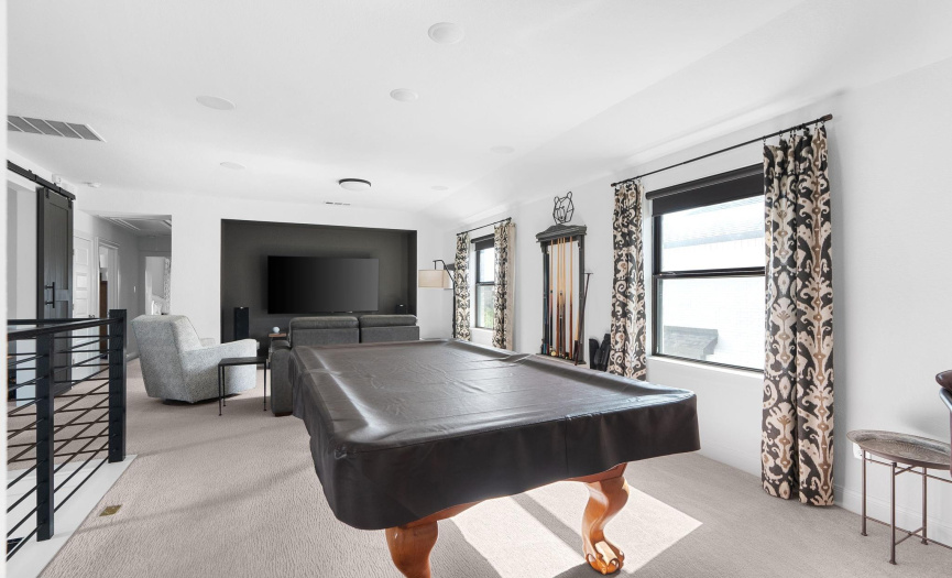 Spacious Entertainment Space: Enjoy the ultimate entertainment experience in this spacious game room