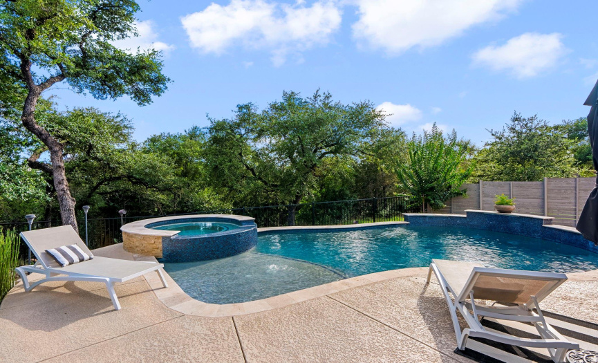 Secluded Oasis in Wolf Ranch: Enjoy your own private sanctuary with greenbelt privacy, perfect for cooling off and relaxing, situated in the heart of Wolf Ranch, Georgetown.